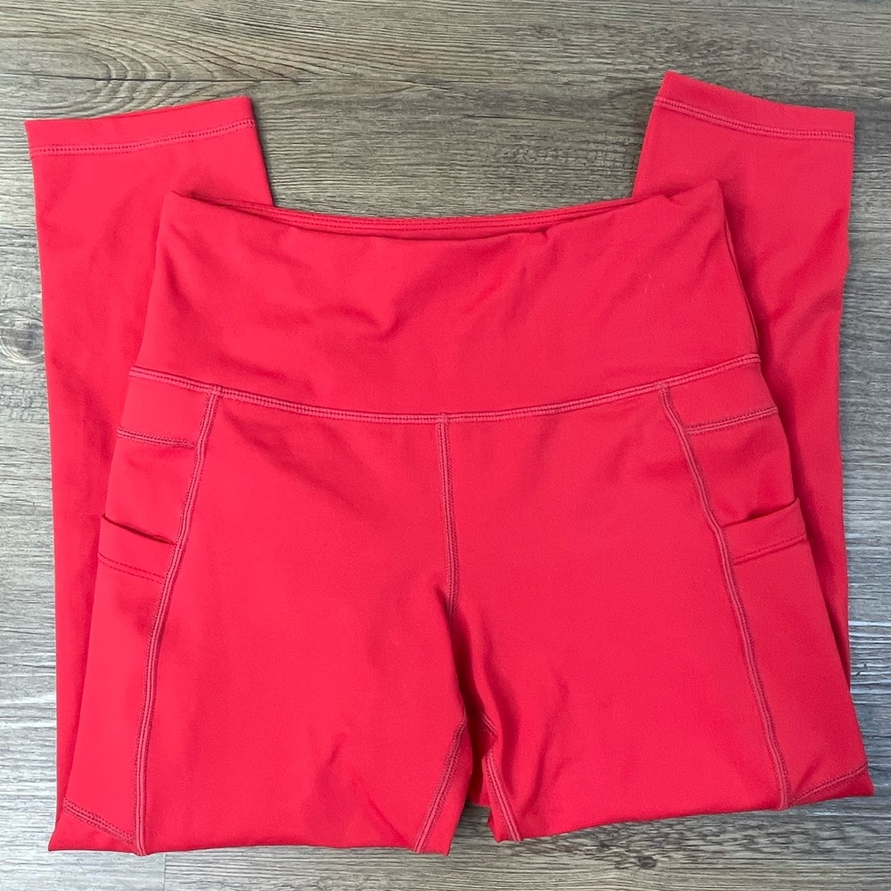 Zyia Women’s High Rise Cropped Leggings with side pockets, size 4